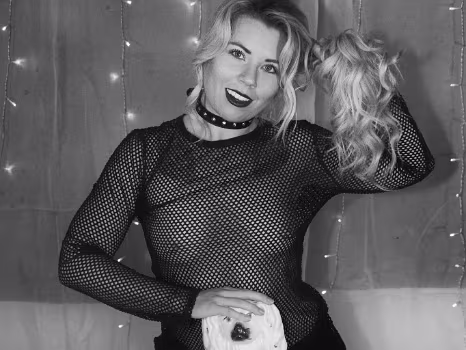 Bonni B Black and_White