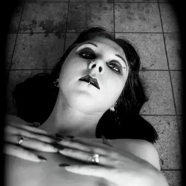 Violet_Arcane-(The_Floor)-011