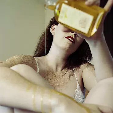 Sarah Cate-with-oil-014