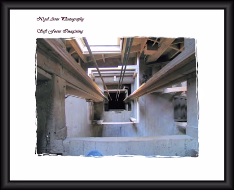 The Feed and Grain Alhora and myself managed to get this shoot when the place was perfect. very dangerous, but perfect.