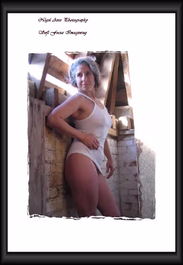 The Feed and Grain Alhora and myself managed to get this shoot when the place was perfect. very dangerous, but perfect.