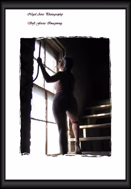 The Feed and Grain Alhora and myself managed to get this shoot when the place was perfect. very dangerous, but perfect.